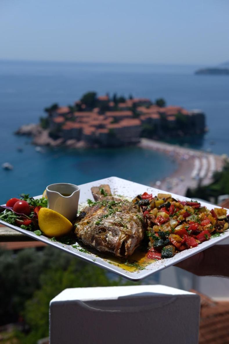 Hotel Adrovic Sveti Stefan Luaran gambar