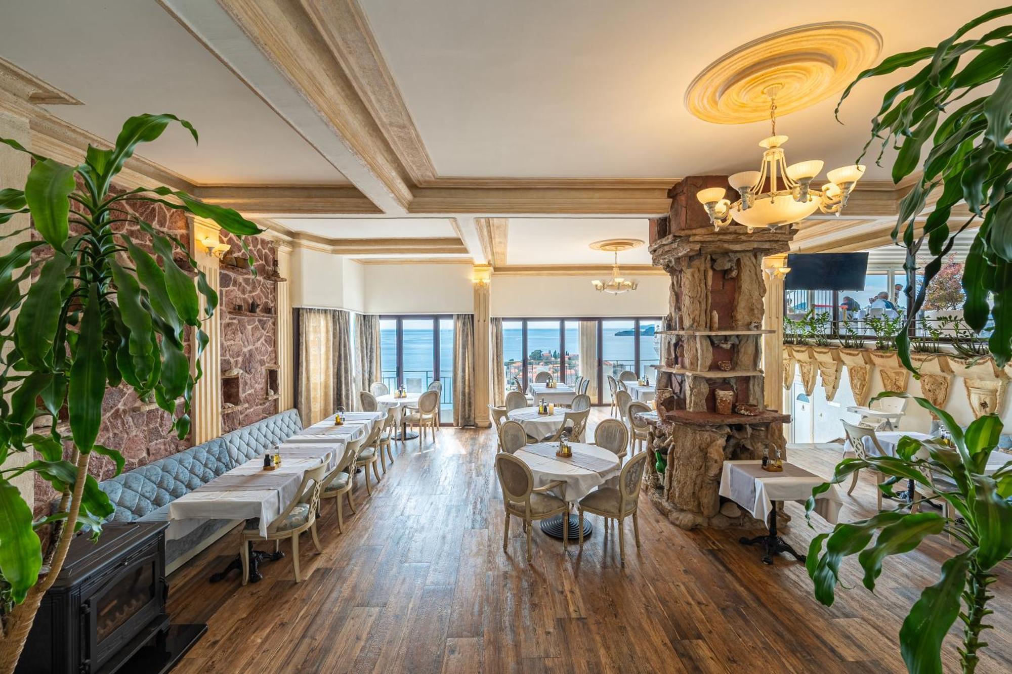 Hotel Adrovic Sveti Stefan Luaran gambar