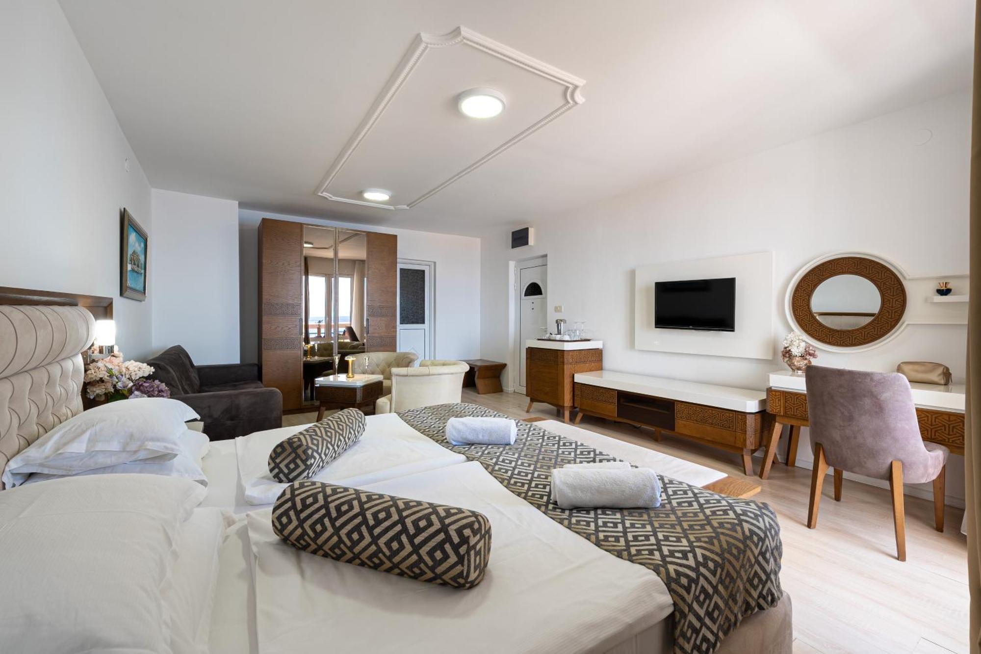 Hotel Adrovic Sveti Stefan Luaran gambar