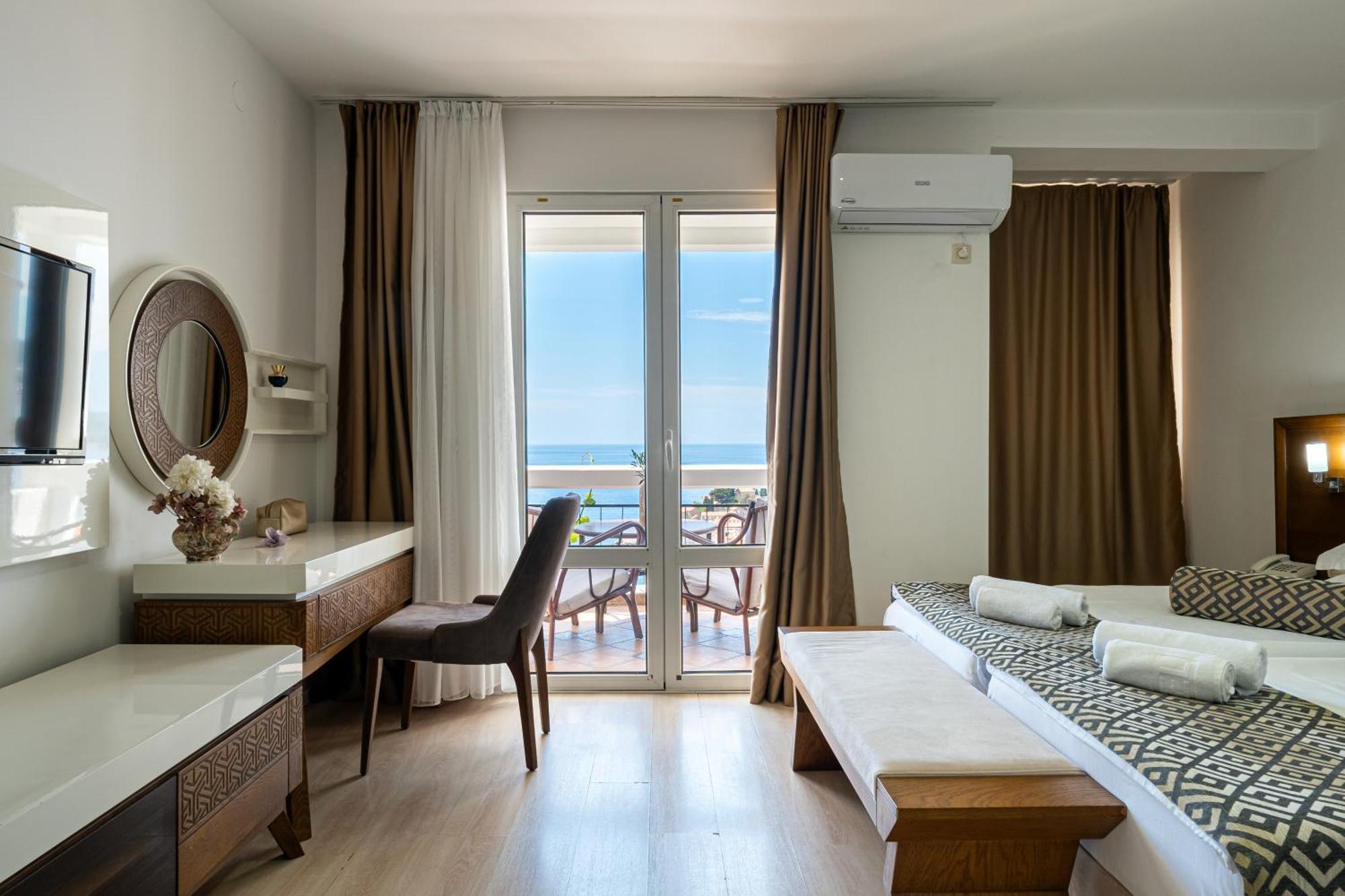Hotel Adrovic Sveti Stefan Luaran gambar