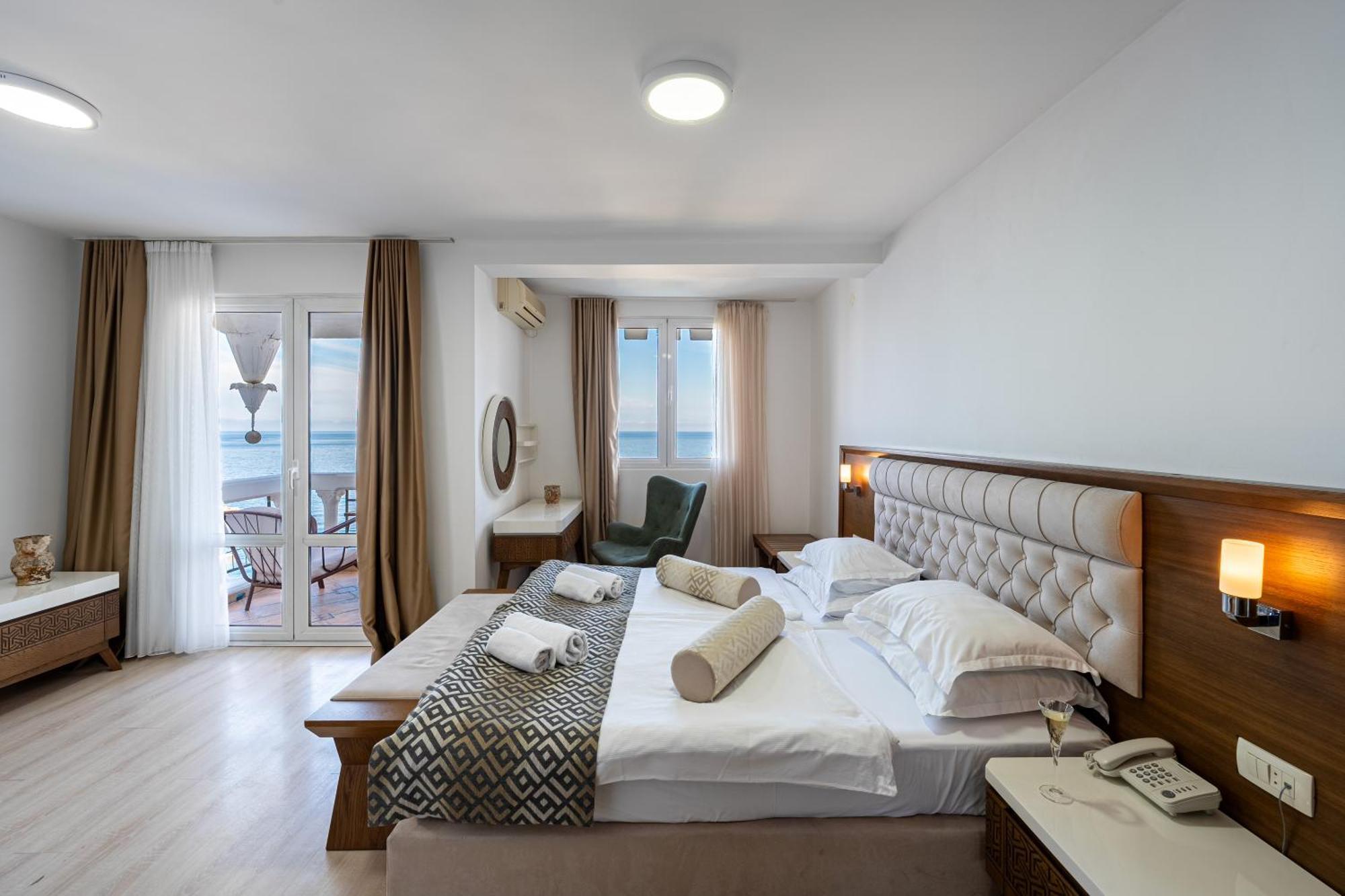 Hotel Adrovic Sveti Stefan Luaran gambar