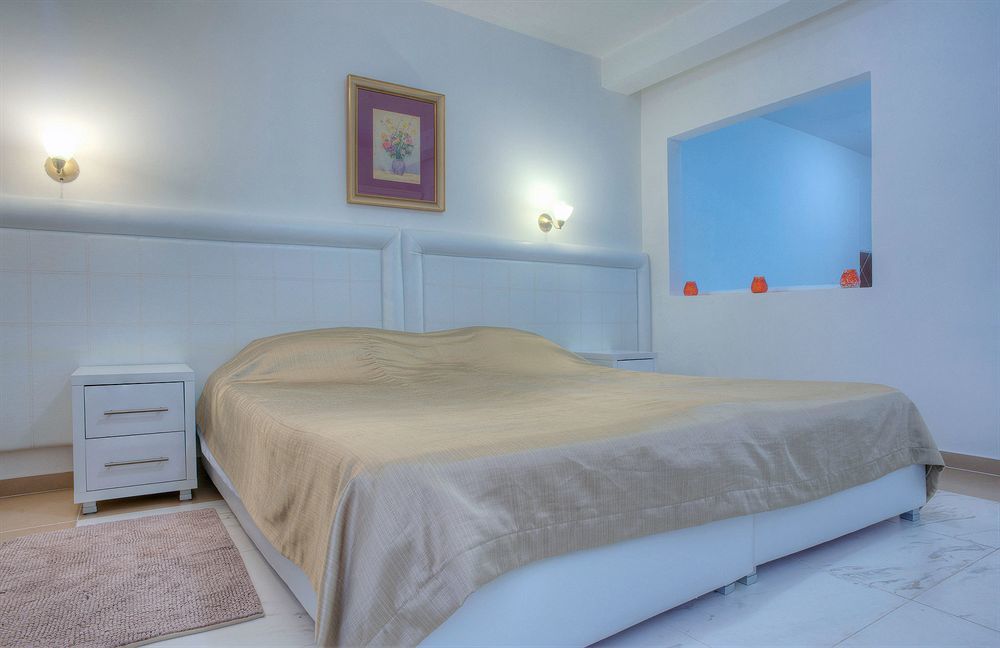 Hotel Adrovic Sveti Stefan Luaran gambar